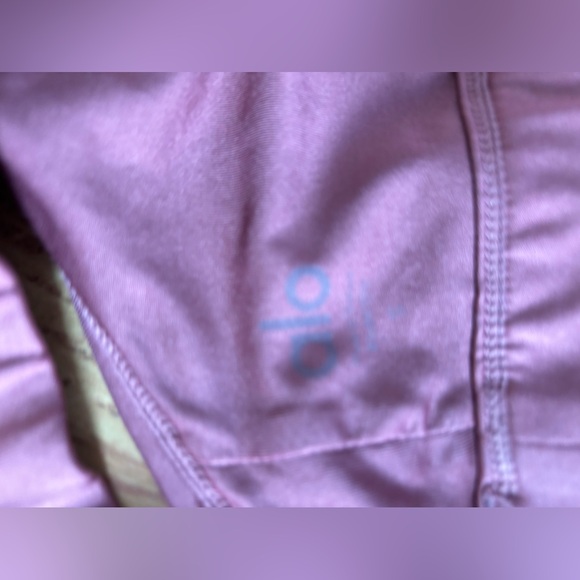 Luxe ALO Yoga bras and leggings bundle - Picture 8 of 11